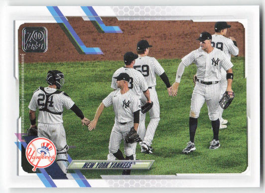2021 Topps #39 New York Yankees Team Card 1324