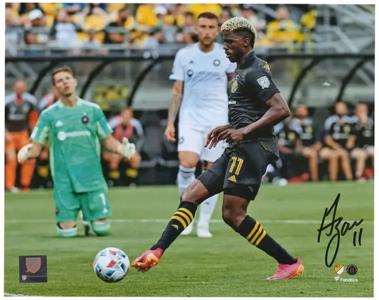 Gyasi Zardes Columbus Crew Autographed 8x10 MLS Action Photo - FANATICS Authentic